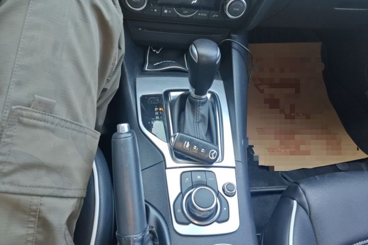 Used Mazda 3 Axela 2016 Sedan 1.5L Automatic Luxury Model
