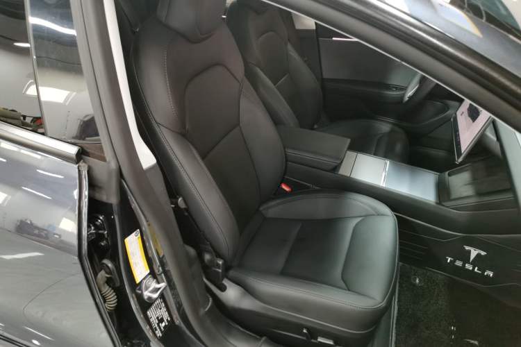 Used Tesla Model 3 2025 Rear-Wheel-Drive Version
