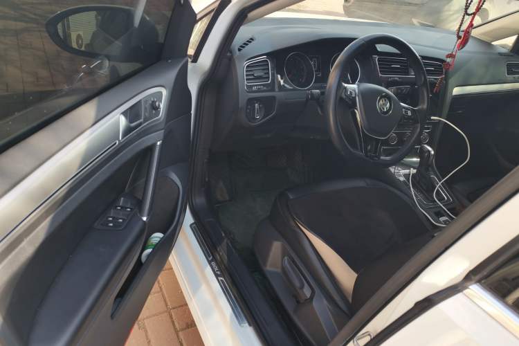 Used Volkswagen Golf 2020 200TSI DSG Comfortable and Ambitious Edition