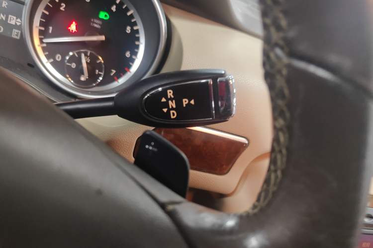 Used Mercedes-Benz R-Class 2010 R 350 L 4MATIC Gear Lever