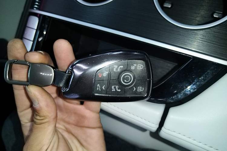 Used Buick GL8 New Energy 2024 Lu Zun Luxury Edition 7-Seater Vehicle Key