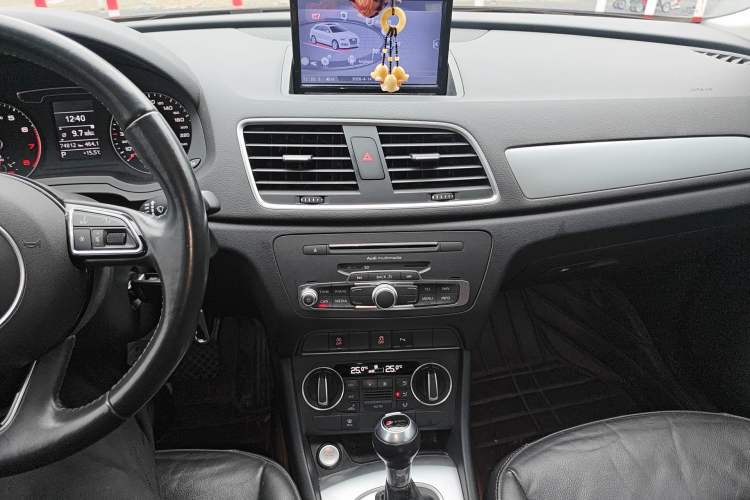 Used Audi Q3 2018 30th Anniversary Edition 35 TFSI Fashion Model Audio And AC Panel