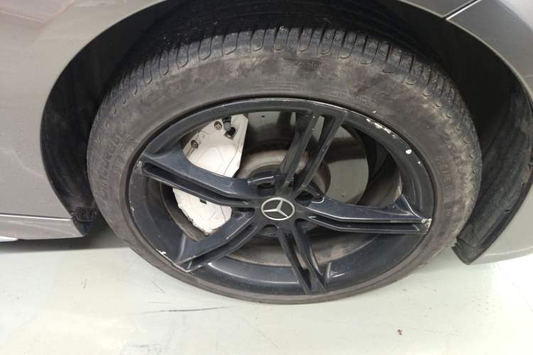 Used Mercedes-Benz C-Class 2022 C 260 L Sport Edition Right Front Wheel Hub