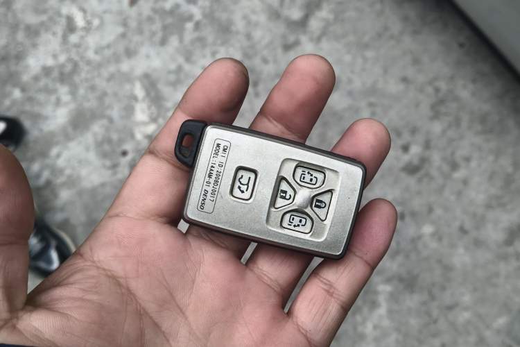 Used Toyota Previa 2007 3.5L 7-Seater Luxury Version Vehicle Key