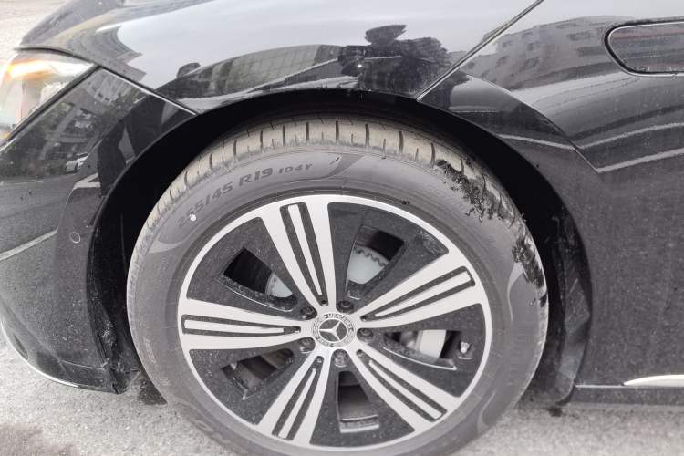 Used Mercedes-Benz EQE 2025 500 4MATIC Pioneer Edition Left Front Wheel Hub