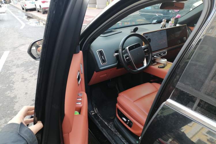 Used Li Auto L8 2024 Pro Model
