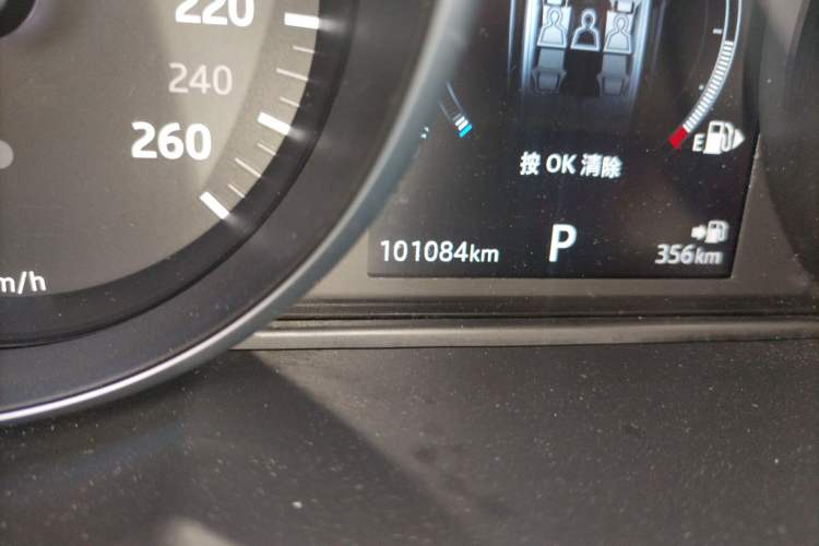 Used Land Rover Range Evoque 2018 240PS PURE Style Edition Odometer Close Up