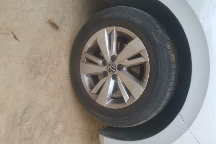 Used Volkswagen Polo 2023 Plus 1.5L Automatic Enjoy-the-Moment Edition Right Front Wheel Hub