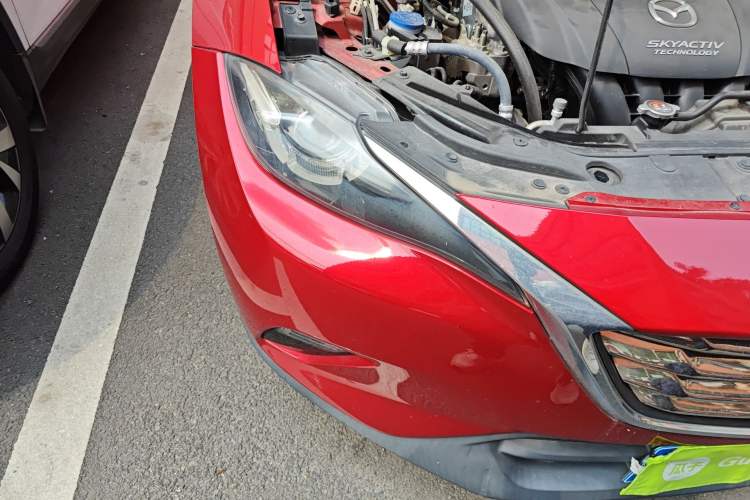 Used Mazda CX-4 2018 2.0L Automatic Two-Wheel Drive Blue Sky Dynamic Version China VI Standard Right Front Headlight