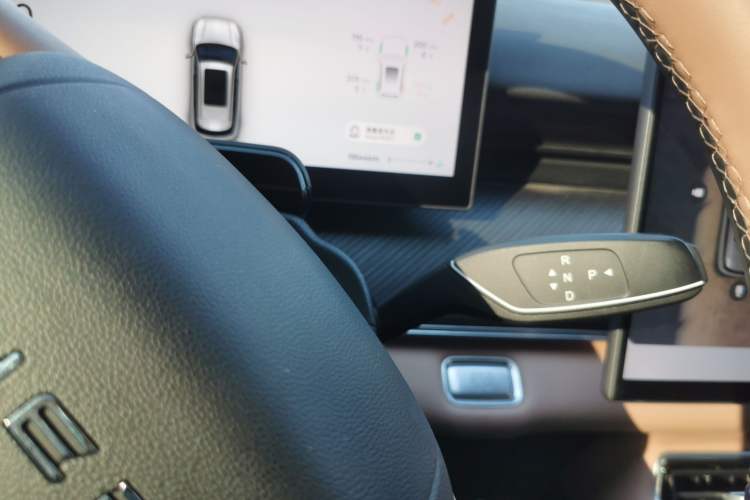 Used Chery Tiggo 8 L 2024 2.0T Two-Wheel Drive Prestige Version 5 Seats
