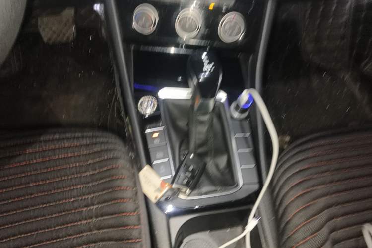 Used Volkswagen Sagitar 2020 200TSI DSG Comfort Version China VI Standard Gear Lever