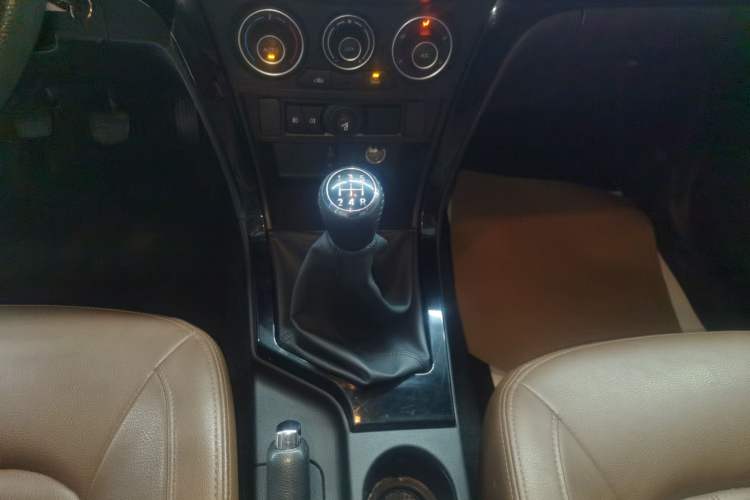 Used Great Wall Wingle 6 2017 2.4L Gasoline 4x4 Elite Version 4G69