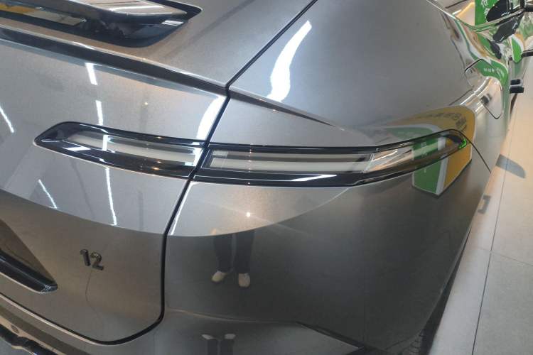 Used Avatr 12 2025 Year Updated Ultra Extended-Range Version Right Rear Taillight