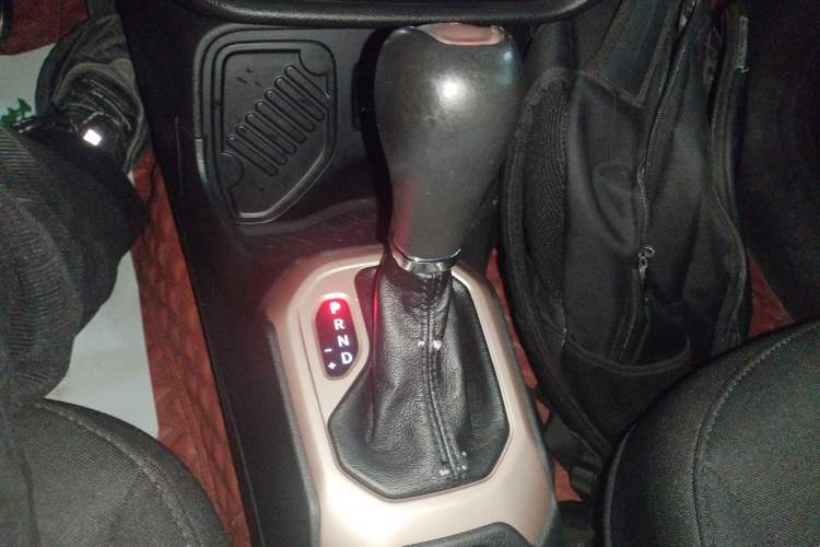 Used Jeep Renegade 2017 180T Automatic High-Energy Version Gear Lever