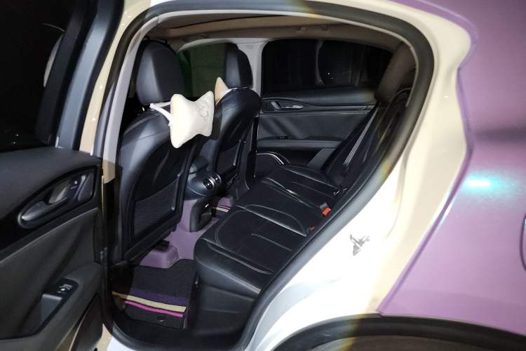 Used Alfa Romeo Stelvio 2017 2.0T 200HP Elite Edition Left Rear Seat