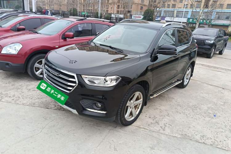 Used Haval H2 2018 Chuanxiang Edition Blue Badge 1.5T Manual Two-Wheel Drive Fashionable Model