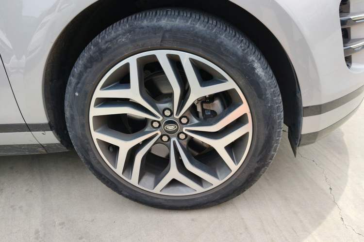 Used Land Rover Range Evoque 2023 Aurora L 249 PS Luxury Edition
