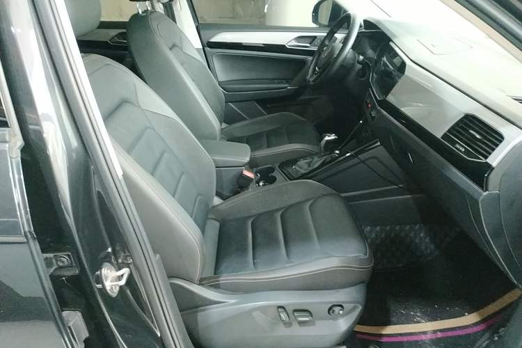 Used Volkswagen Tayron 2020 330TSI Two-Wheel Drive Luxury Smart Connectivity Version Right Front Seat