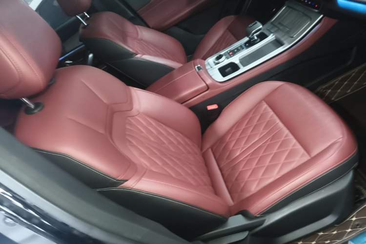 Used JETOUR X70 PLUS 2024 1.6T DCT Luxury Edition 7-Seater
