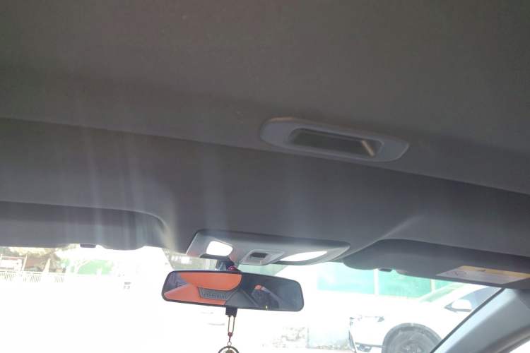 Used Changan UNI-V iDD 2023 ZhiDian iDD 1.5T 113km Smart & Fun Version