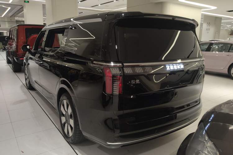 Used Zeekr 009 2024 7-Seater Aisle Version 108 kWh