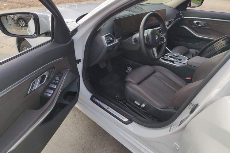 Used BMW 3 Series 2023 320Li M Sport Package Driver Seat