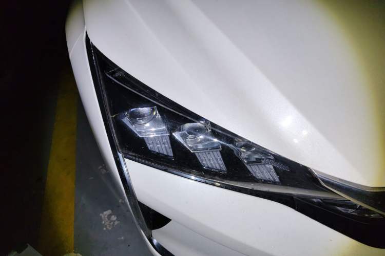 Used Dongfeng Aeolus Yixuan 2020 230T Automatic Cool Edition Right Front Headlight