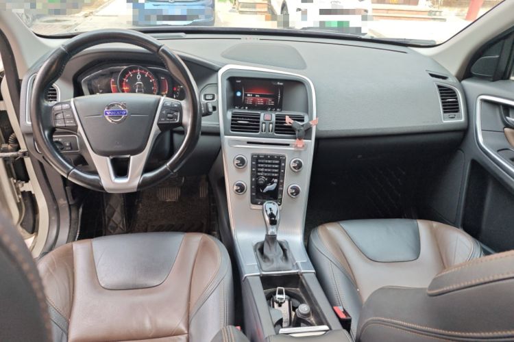 Used Volvo XC60 2017 T5 AWD Smart Upgrade Edition
