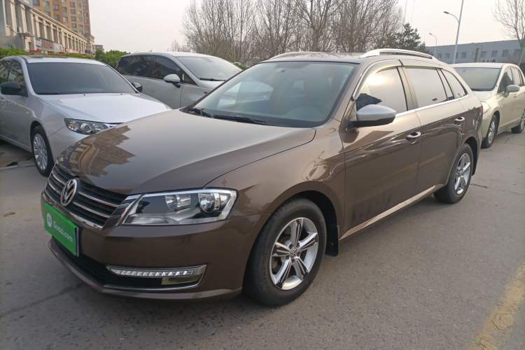 Used Volkswagen Gran Lavida 2013 1.6L Automatic Fashion Model