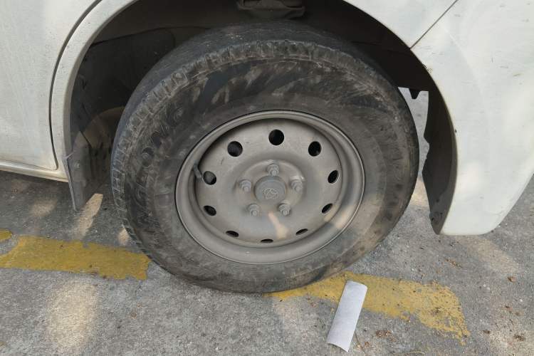 Used Chana Ruixing EM80 2025 Passenger Version Comfort Edition 6-Seater 300 km Dual-Swing Doors