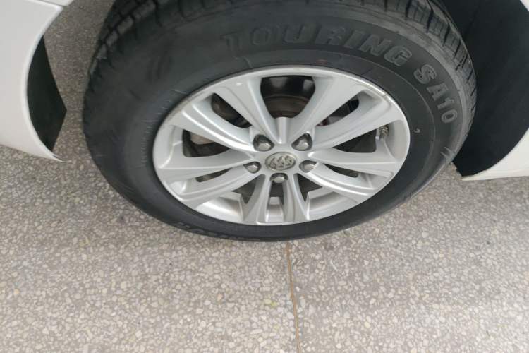 Used Buick GT 2015 15N Automatic Entry-Level Trim Right Rear Wheel Hub