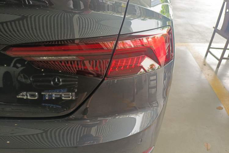 Used Audi A5 2020 Coupe 40 TFSI Fashion Edition China VI Emission Standard Right Rear Taillight