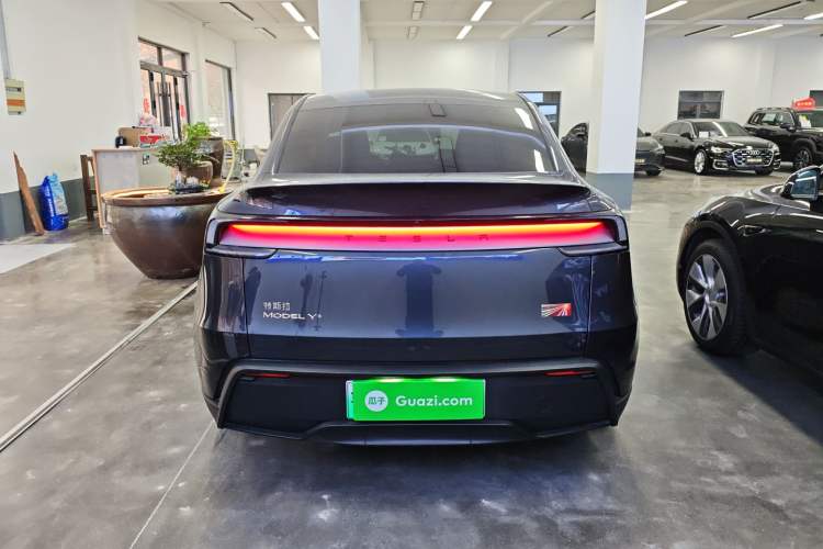 Used Tesla Model Y 2025 Long-Range All-Wheel Drive First Edition
