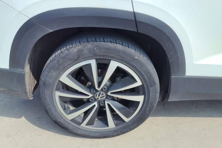 Used Volkswagen Tharu 2022 280TSI Two-Wheel-Drive Luxury Edition Right Rear Wheel Hub