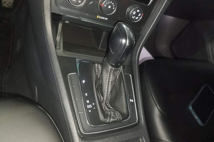 Used Volkswagen Golf 2017 1.6L Automatic Comfort Million-Vehicle Anniversary Edition