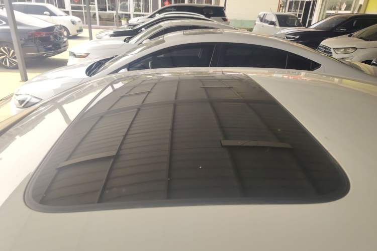 Used Volkswagen Lavida 2021 1.5L Automatic Comfort Edition Roof