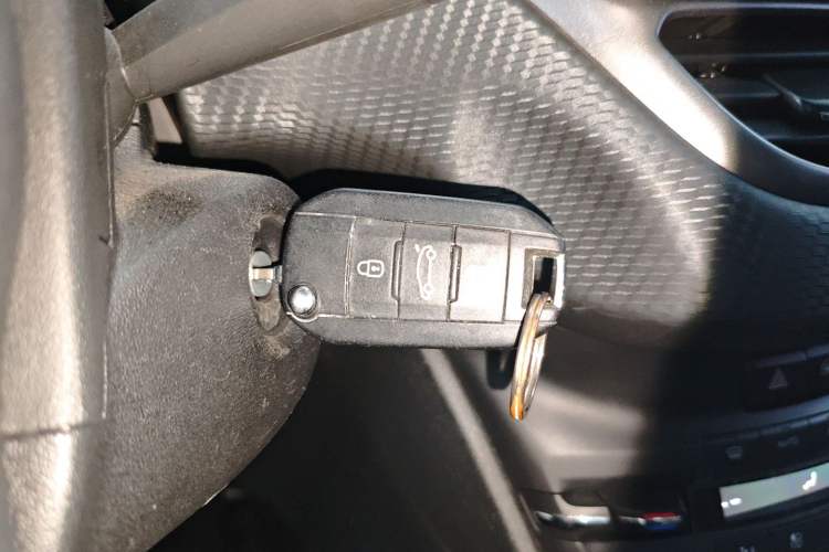 Used Peugeot 2008 2014 1.6L Automatic Fashion Edition
