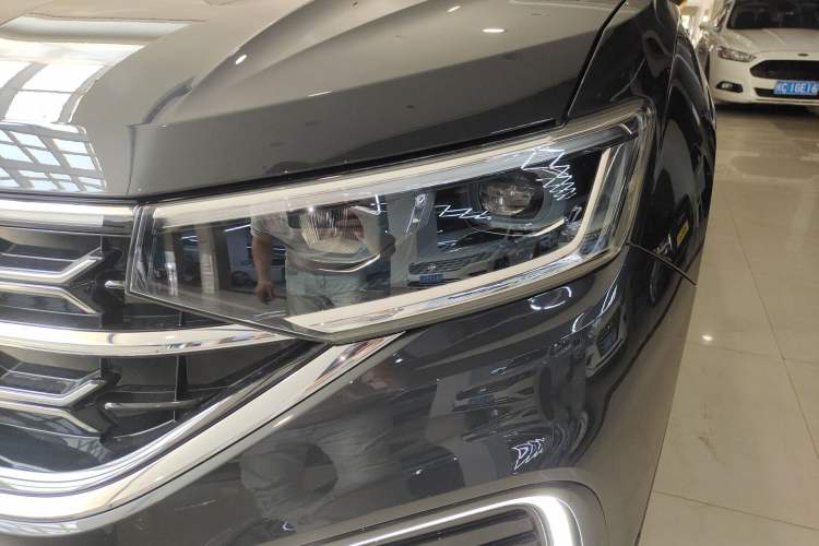 Used Volkswagen Tayron 2023 330TSI Two-Wheel-Drive Luxury Plus Advanced Version Left Front Headlight