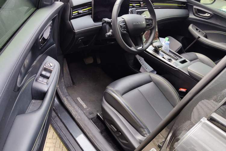 Used Roewe RX5 2023 PLUS 330TGI Automatic Trendsetting Smart Edition