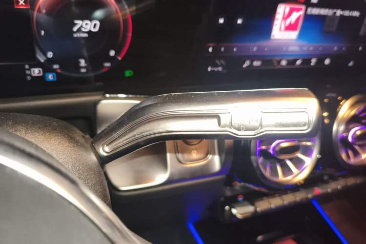 Used Mercedes-Benz GLB 2021 GLB 200 Fashion Model Gear Lever