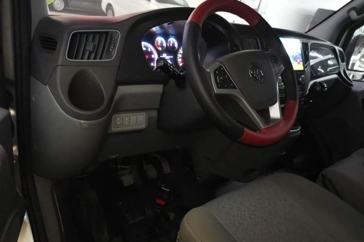 Used Foton Toano 2024 Joyear Multi-Function 2.0T Manual Long-Wheelbase Mid-Roof Model with Single Rear Tire Available in 5/6/7/9-Seater Configurations