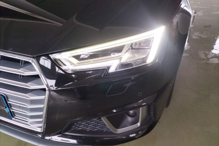 Used Audi A4L 2019 40 TFSI Fashion Version China V