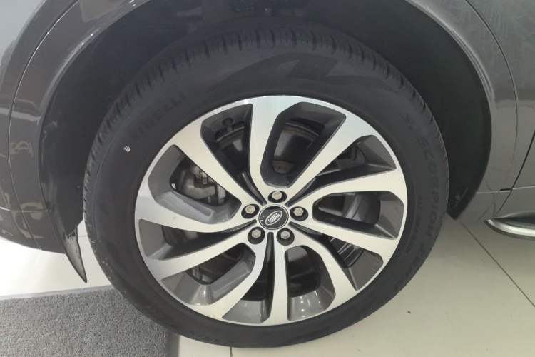 Used Land Rover Discovery Sport 2022 249 PS R-Dynamic S Performance Edition 5 Seats Exterior 3