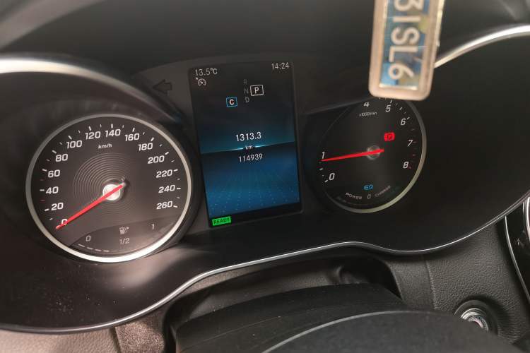 Used Mercedes-Benz C-Class 2019 C 260 L Sport Edition Odometer Close Up