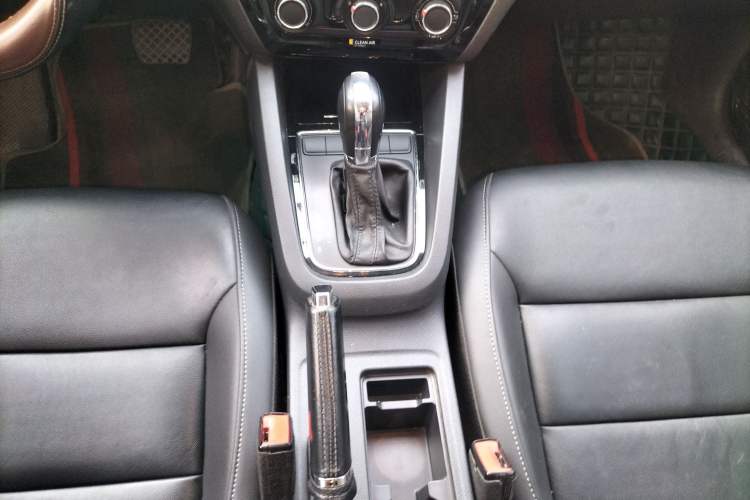 Used Volkswagen Sagitar 2015 1.6L Automatic Comfort Model
