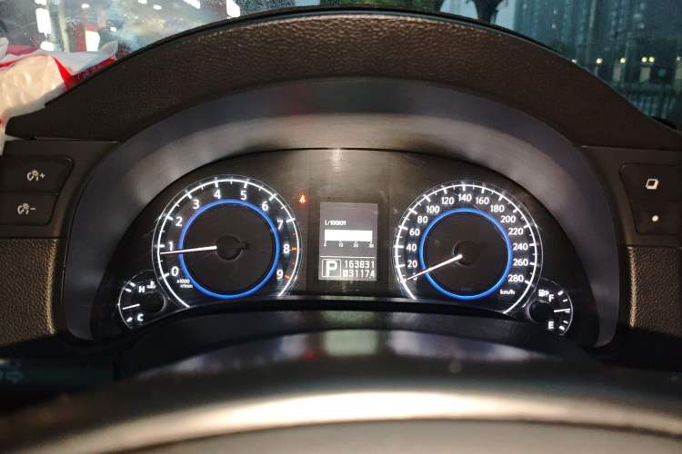 Used Infiniti G Series 2010 G37 Coupe Convertible Alloy Edition Instrument Cluster