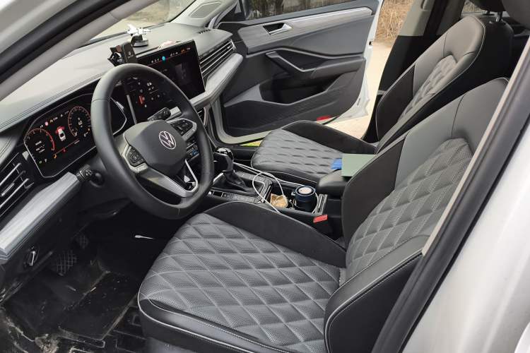 Used Volkswagen Sagitar 2024 300TSI DSG Excellence Edition
