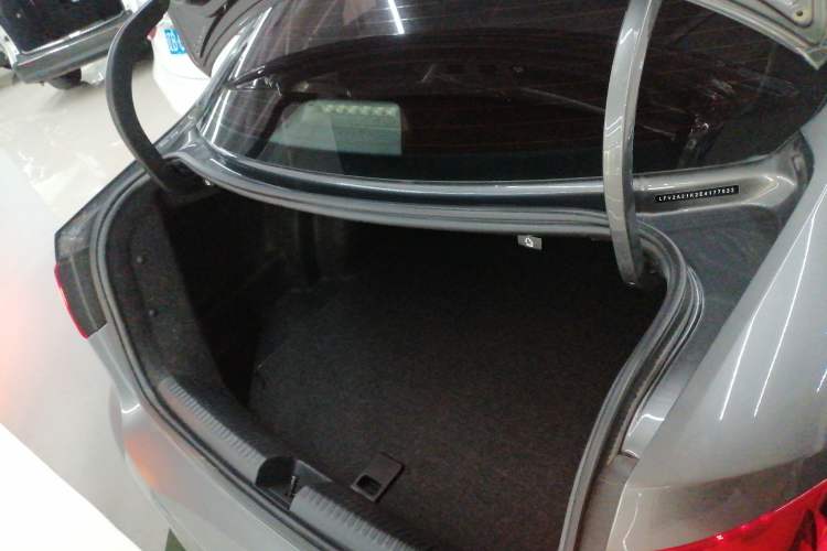 Used Volkswagen Sagitar 2014 1.4TSI Automatic Luxury Model Trunk