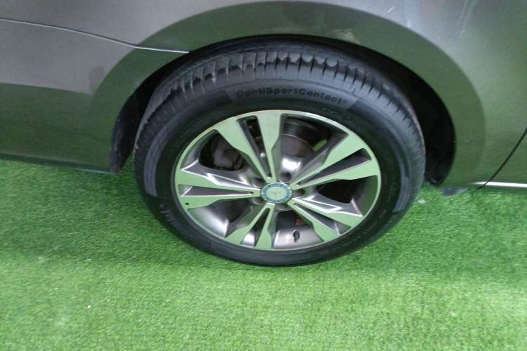 Used Mercedes-Benz V-Class 2017 V 260 Avantgarde Edition
