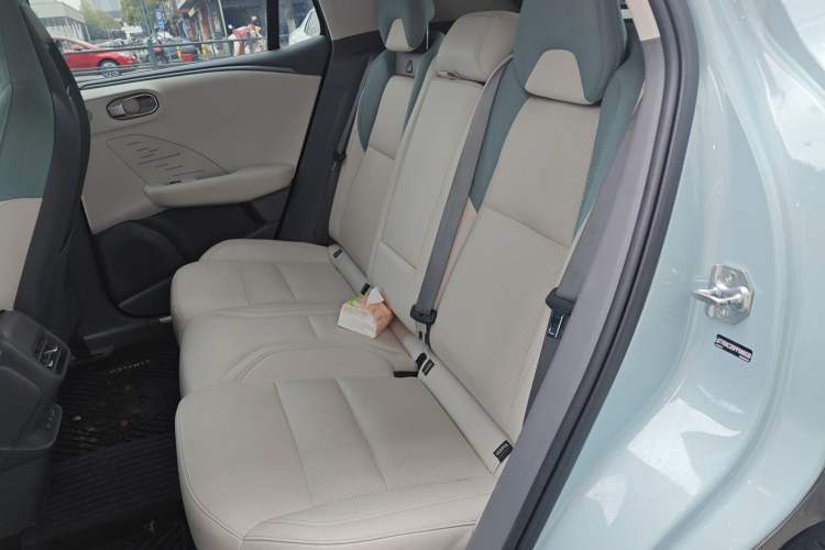 Used Lynk & Co 06 EM-P 2023 EM-P 126 Long-Range Halo Left Rear Seat